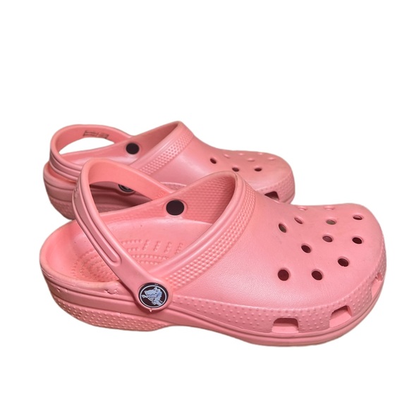 ❌SOLD❌ Kids Unisex Pink Crocs - Picture 3 of 5
